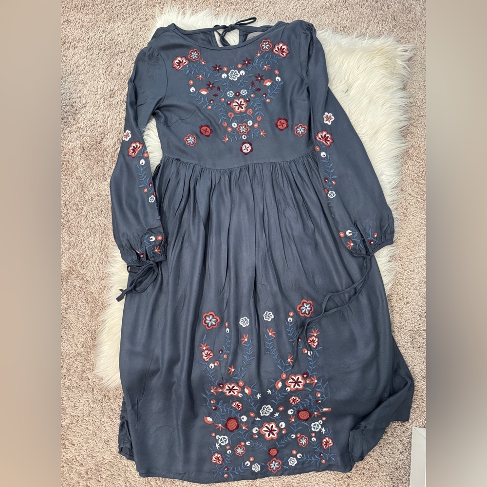 NWOT Vero Moda Dark Gray Dress with Red Floral Embroidery